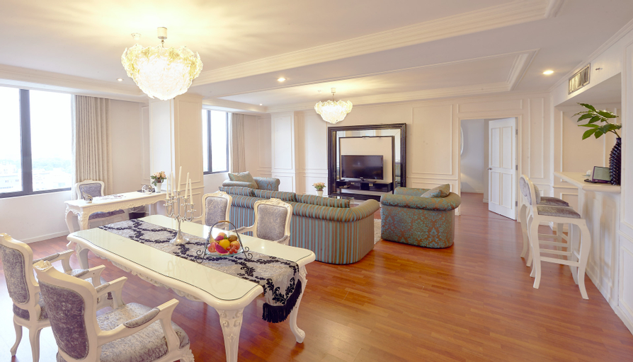 Living Area 2
