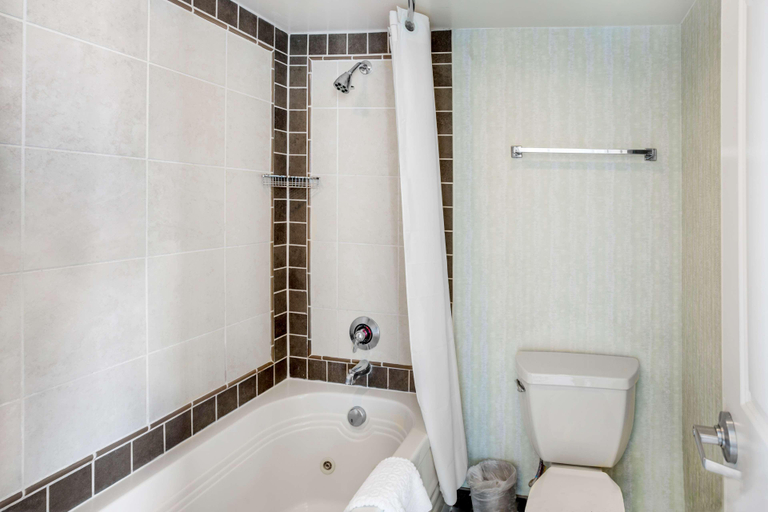 Bathroom 4, Hilton Vacation Club Ocean Beach Club VA Beach, Virginia Beach