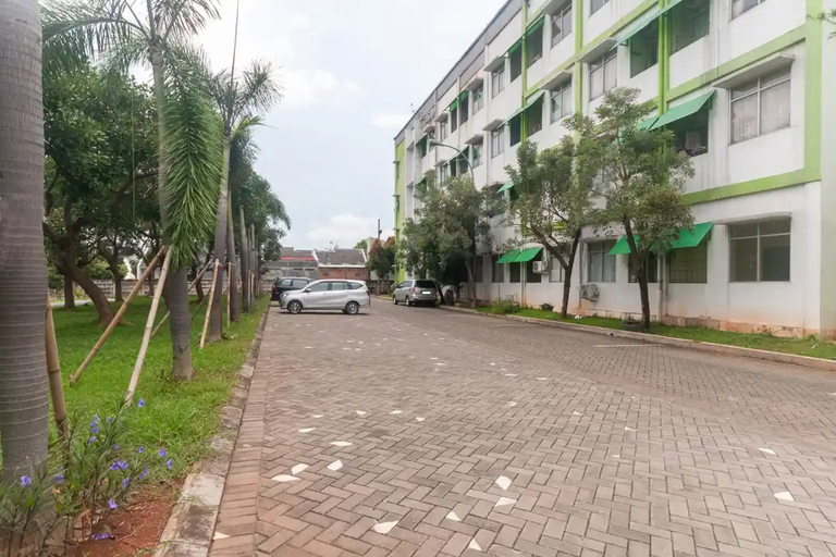 Exterior & Views 2, Studio Room 4 at Emerald Hill Apartment by Eva Rooms, Karawang