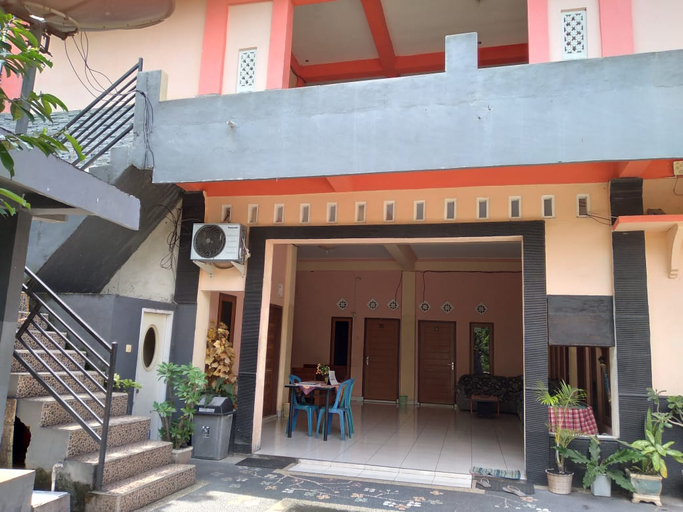 Exterior & Views 2, Guest House Dhana Syariah, Lombok