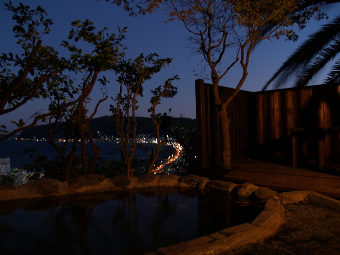 Beach Commune Simploose, Itō