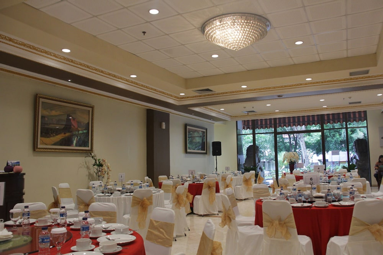 Food & Drinks 3, Nam Center Hotel, Central Jakarta