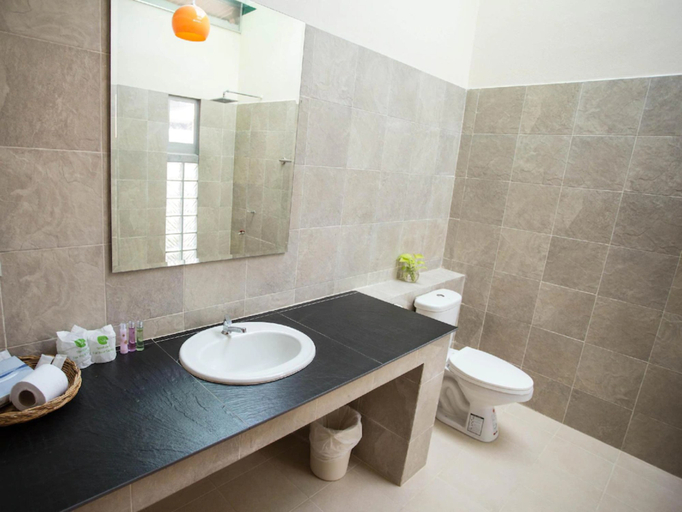 Bathroom 3, Be Fine Sabuy Hotel and Resort, Muang Surat Thani