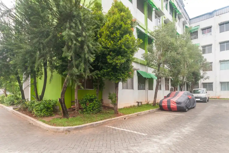 Exterior & Views 3, Studio Room 4 at Emerald Hill Apartment by Eva Rooms, Karawang