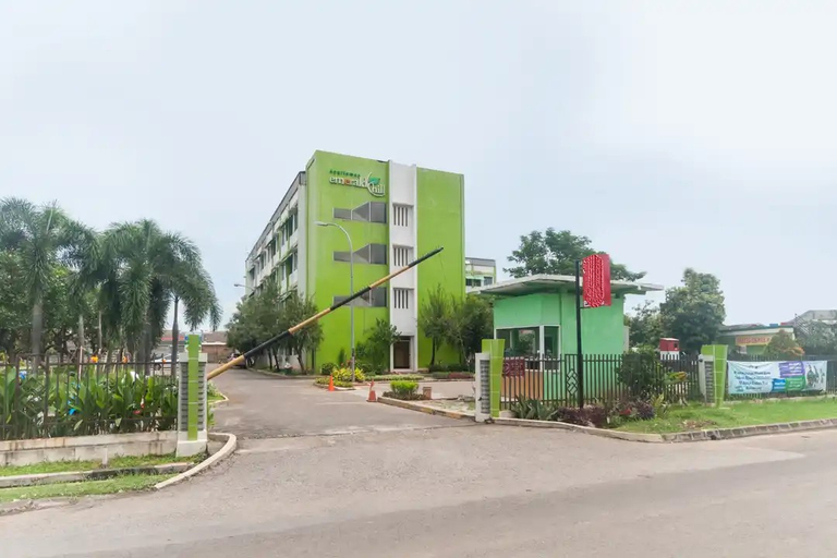 Exterior & Views 1, Studio Room 4 at Emerald Hill Apartment by Eva Rooms, Karawang