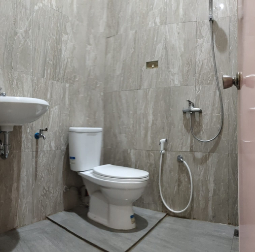 Hotel Grand Rofina Sinjai - Tap to explore photos