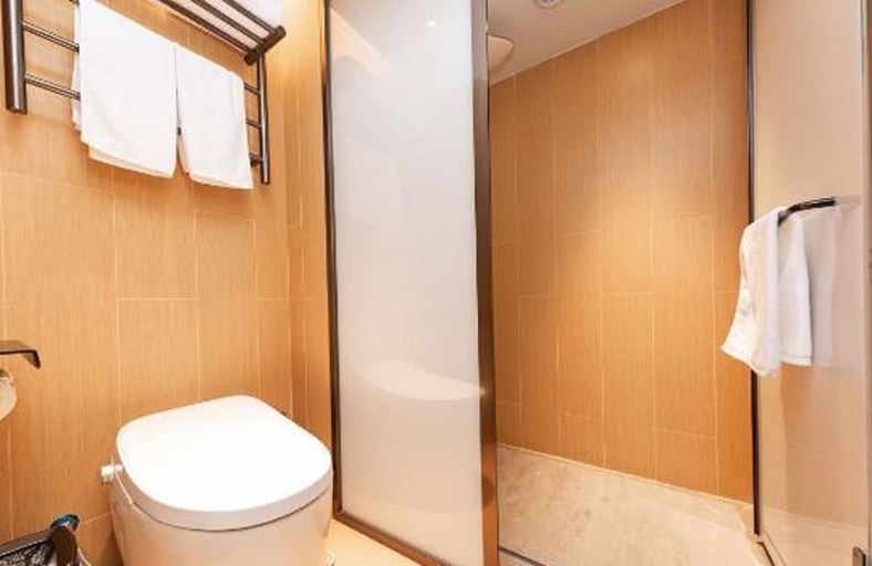 Bathroom, Ji Hotel (Shanghai Hailun Road Metro Station), Shanghai