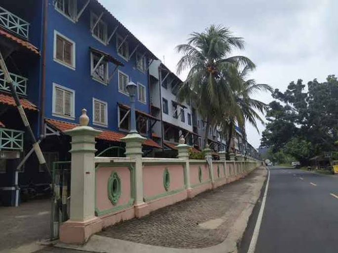 Hello Beach Suites lippo carita selatan Promo Price 2024 on