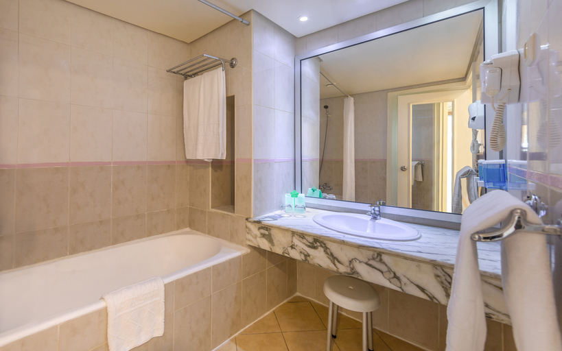 Bathroom, Marhaba Salem, Sousse Médina