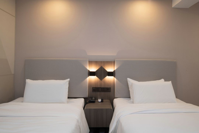 Bedroom 2, Hanting Hotel (Beijing Jiuxian Bridge, 798), Beijing