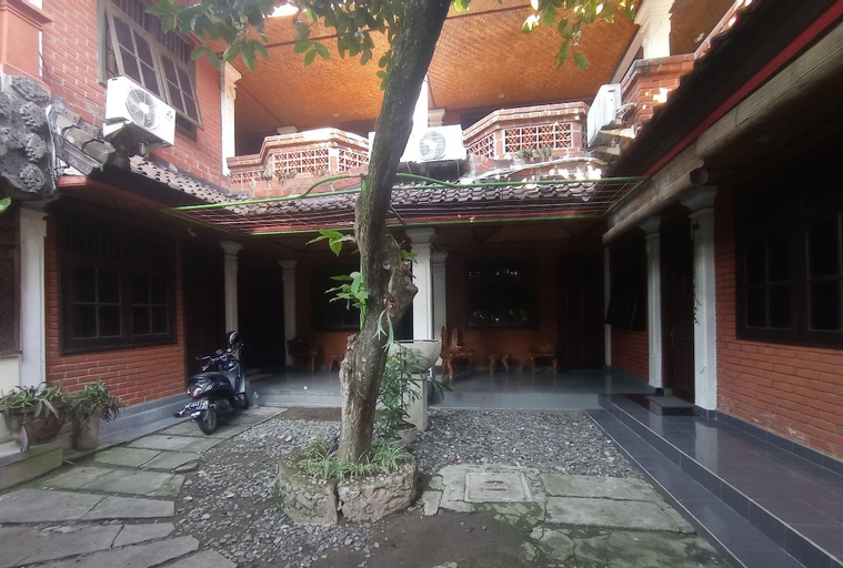 Exterior & Views 2, Puri Agung Homestay, Badung