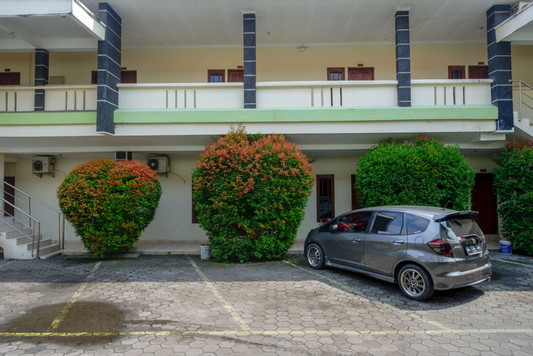 Exterior & Views 23