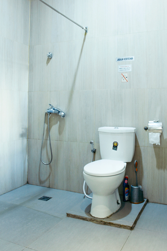 Bathroom 4, Happy House Bandung ( 3 Bedrooms ), Bandung
