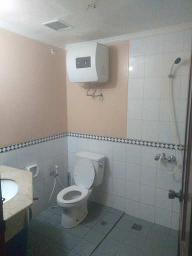 Bathroom, Kondominium at Pantai Carita by Ibnu, Serang