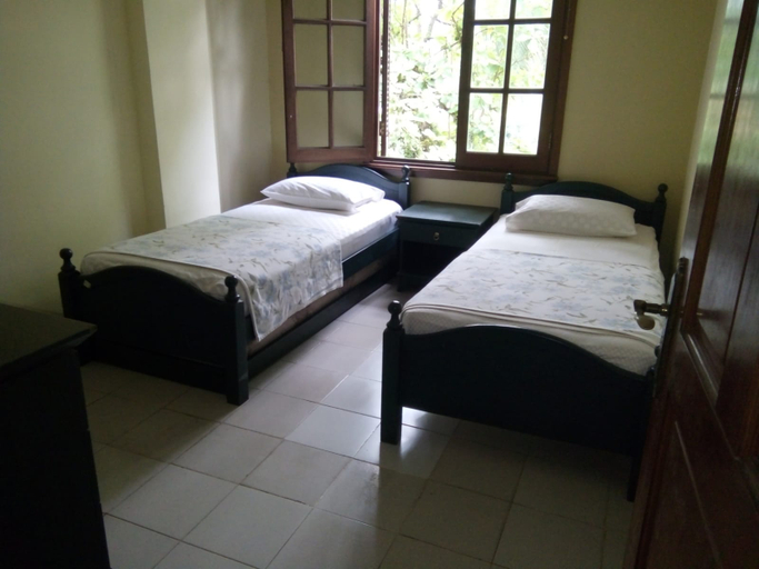 Bedroom 5, Kondominium Pantai Carita by Suhanda, Serang