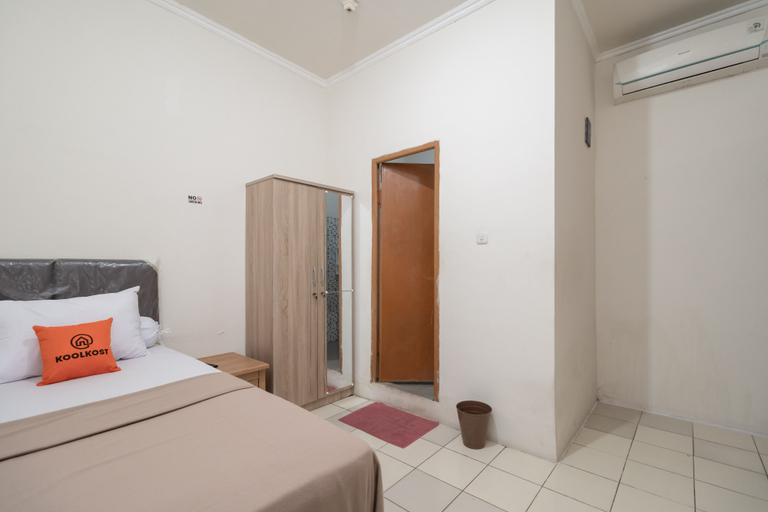 Bedroom 4, KoolKost Syariah @ Cempaka Putih ( Minimum Stay 6 Nights ), Jakarta Pusat