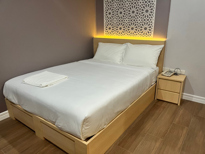 Bedroom 5, Anwari Hotel, Bang Plad