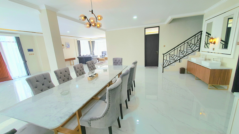 Dining Room 20