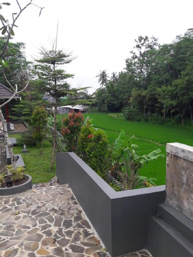 Exterior & Views 4, Tjahaja Jogja Homestay, Sleman