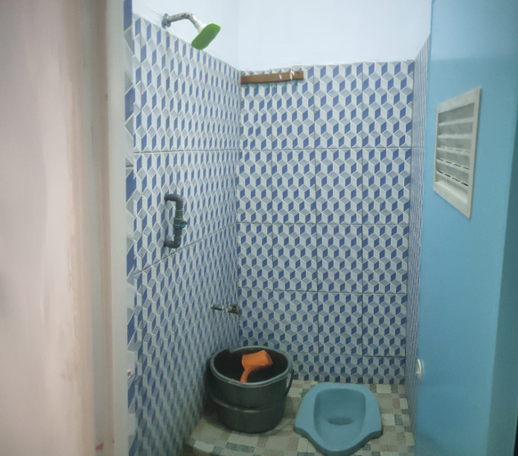 Bathroom, Carista Homestay, Malang