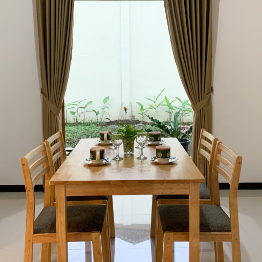 Dining Room 4, Villa Zendi Family (Syariah) dekat Alun Alun Batu, Malang