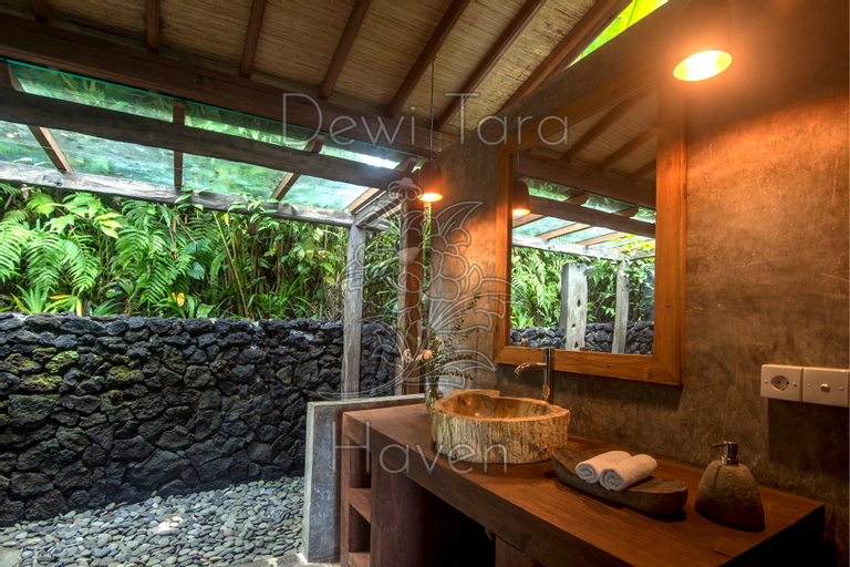 Others 4, Dewi Tara Haven, Gianyar