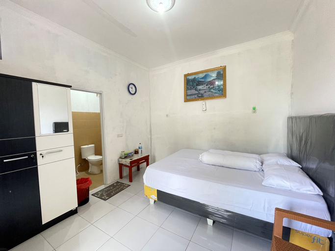 Bedroom 2, Bougenville Homestay, North Minahasa