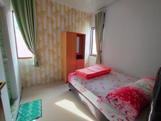 Bedroom 2, Iren's Homestay, Bukittinggi