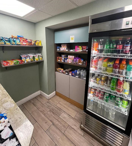 Food & Drinks 5, Red Roof PLUS+ & Suites Tampa - Busch Gardens, Hillsborough