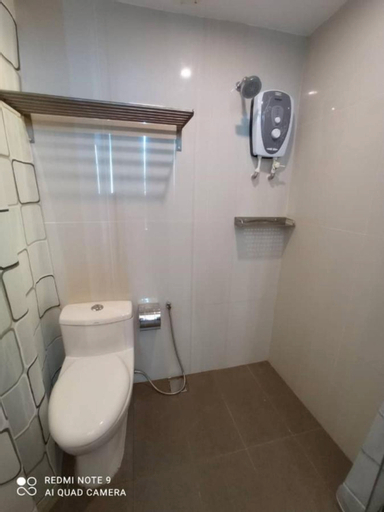 Bathroom 10