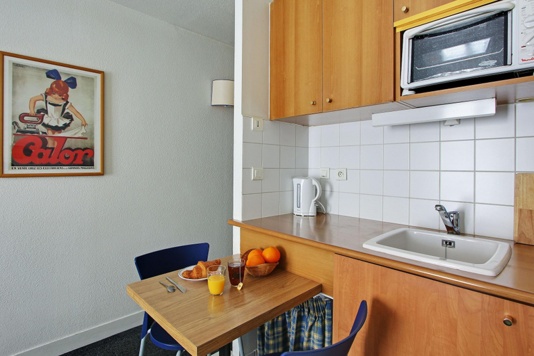 Bedroom 4, ShortStay Residence Les Lilas Serviced Apartments, Seine-Saint-Denis