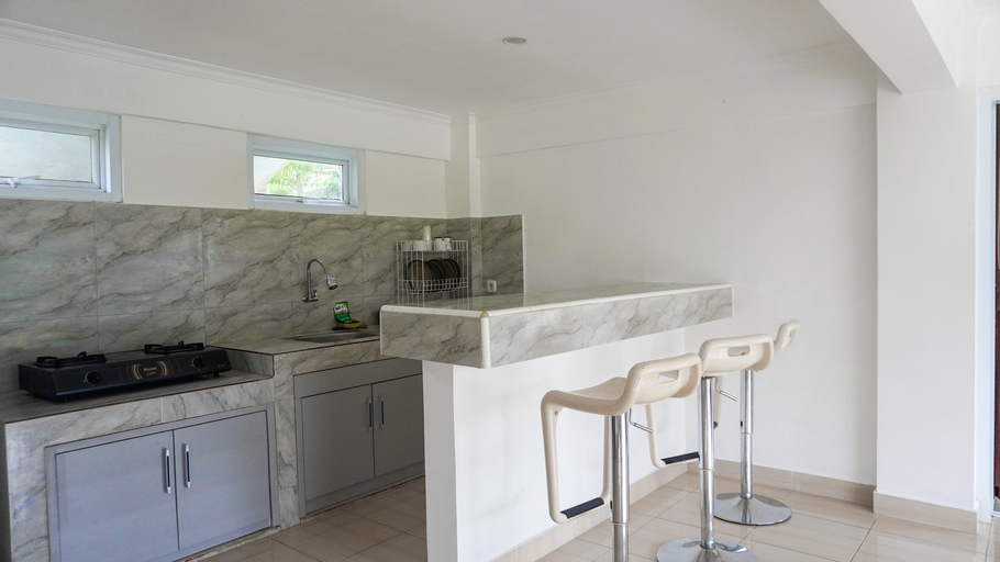 Dining Room 7