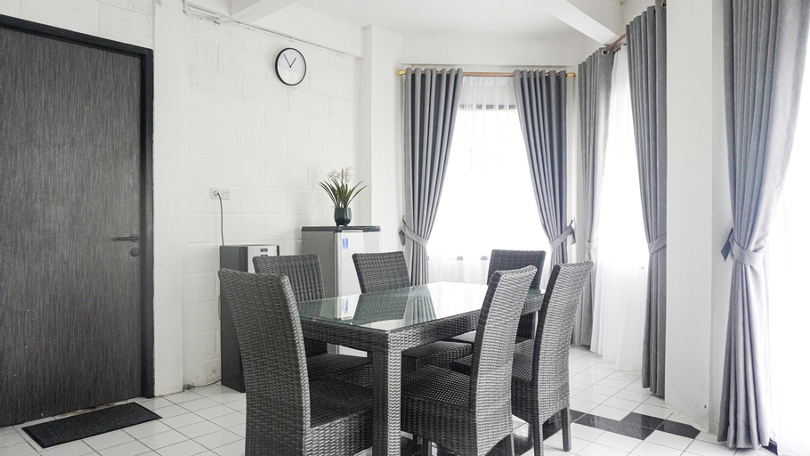 Dining Room 15