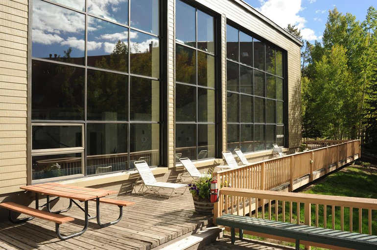 Public Area, Evergreen Condominiums by Vail Resorts, Summit