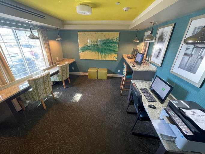 Public Area 2, Red Roof PLUS+ & Suites Tampa - Busch Gardens, Hillsborough