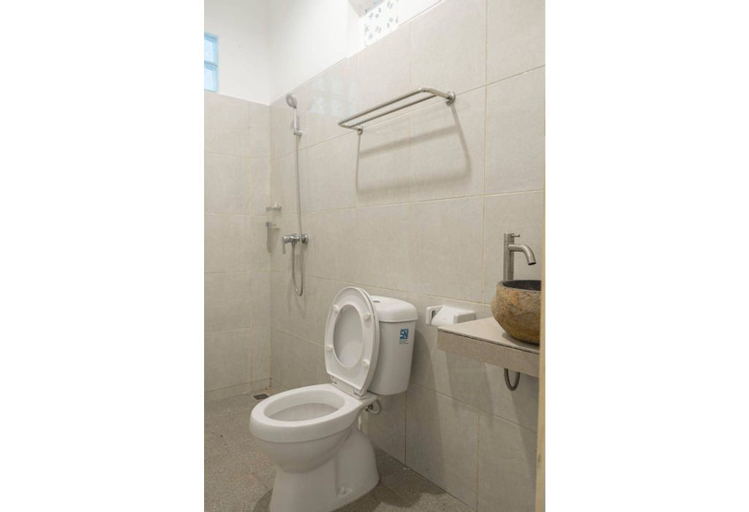Bathroom 8