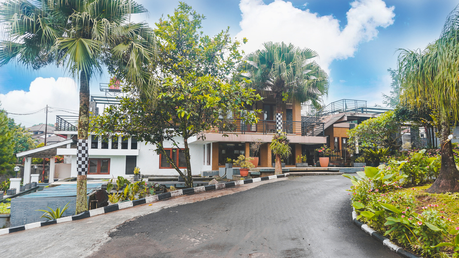 Exterior & Views 2, Rumah Bunda Resort, Bogor