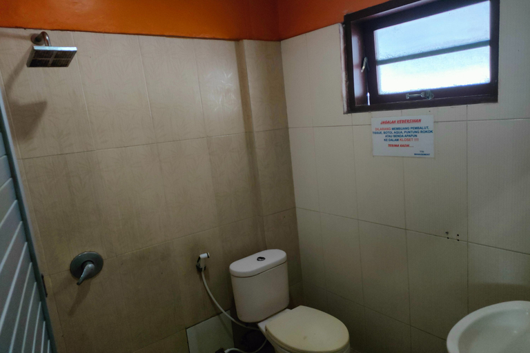 Bathroom 4, Lonari Hotel, Medan