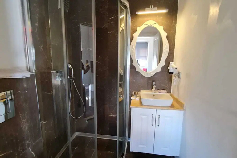 Bathroom 5, Pan Alacati, Çeşme