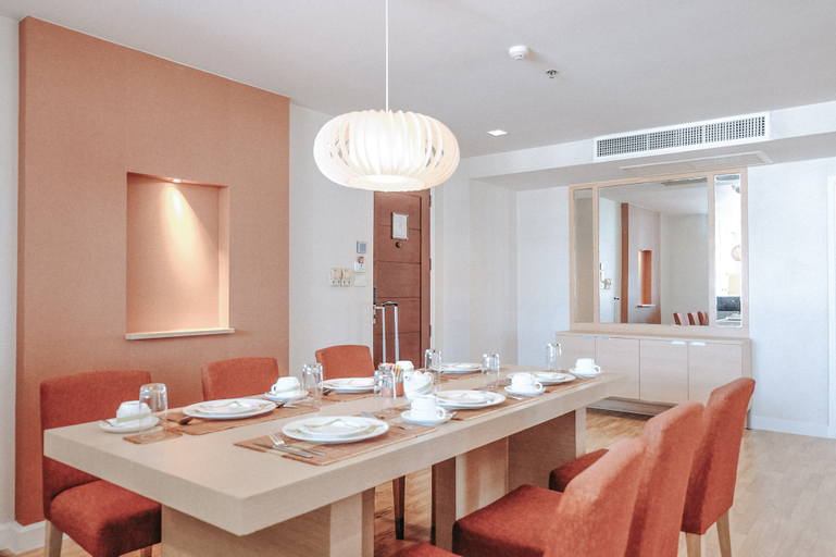 Dining Room 15