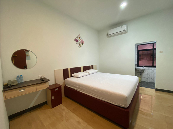 Bedroom 2, Hotel Berlian, Pontianak