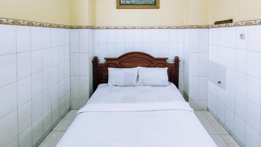 Bedroom 4, Hotel Shinta 1 near Stasiun Kertosono, Nganjuk