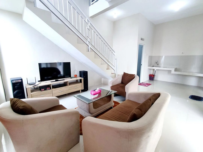 Public Area, Villa Vrista Batu, Malang