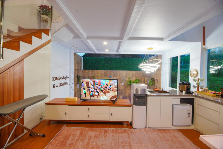 Dining Room, White Swan Private Villa, Malang
