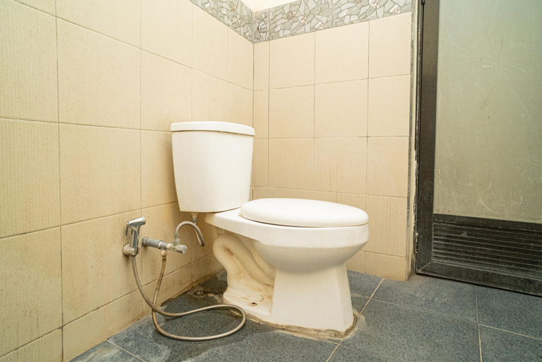 Bedroom 4, RedDoorz near Cyber Mall, Malang