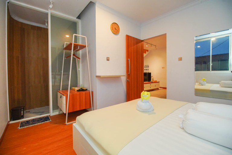 Bedroom 4, White Swan Private Villa, Malang