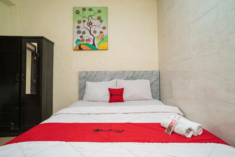 Bedroom 4, RedDoorz near Cyber Mall, Malang