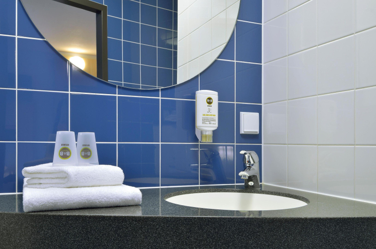Bathroom 5, B&B Hotel Hamburg-Altona, Hamburg
