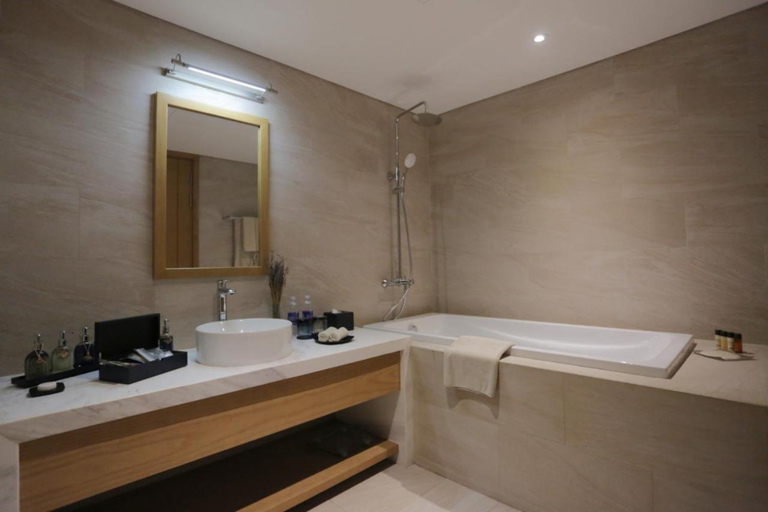 Bathroom 5, FLC Luxury Hotel Quy Nhon, Qui Nhơn