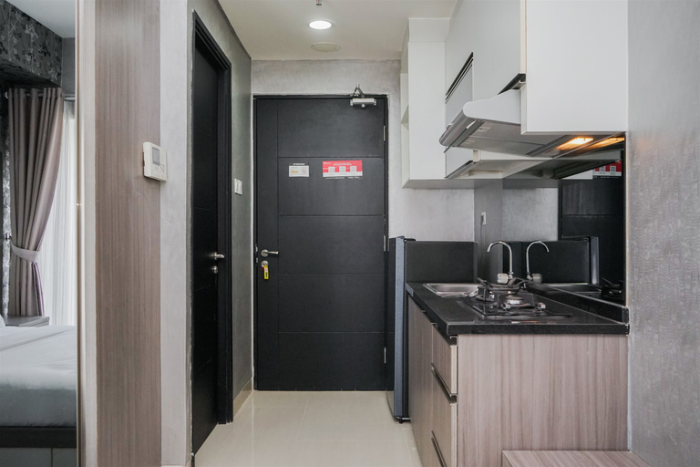 Others 5, Fancy and Nice Studio at Paramount Skyline Apartment By Travelio, Tangerang